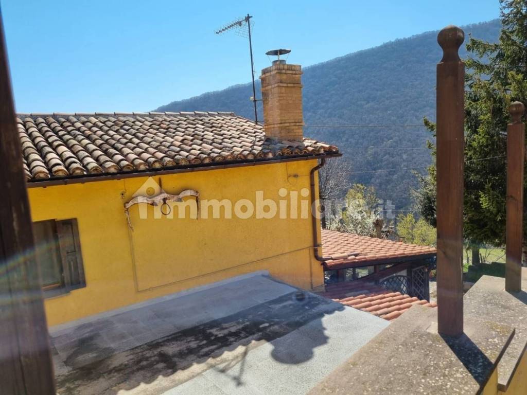 Casa indipendente a Serrapetrona in Via Villa d'Aria - Foto 2