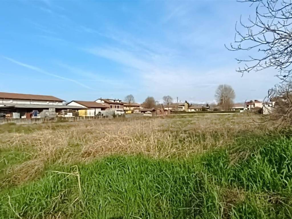 Terreno a Suno - Foto 2