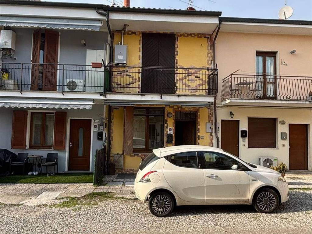 Appartamento a Trezzano rosa in via Roma , 14 - Foto 2