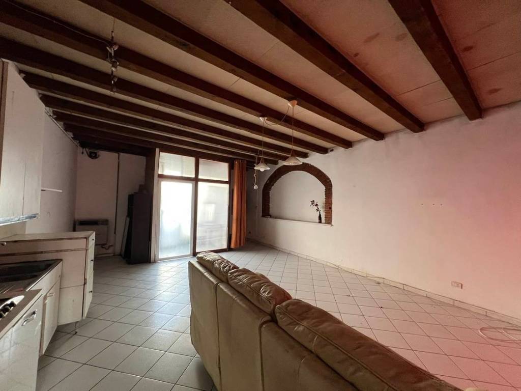 Appartamento a Castel d'ario in Piazza Garibaldi, 6 - Foto 2