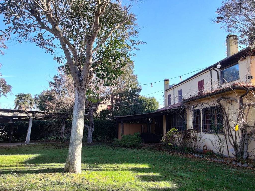 Villa a Montalto di castro in Località Torre di Maremma - Foto 3