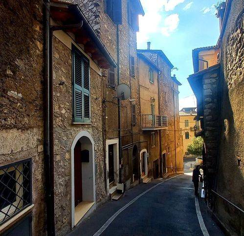 Appartamento a Olevano romano in Via Cairoli 10 - Foto 3