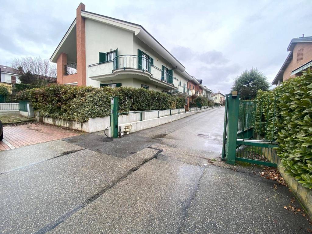 Appartamento a Chieri in Via Moncalvo, 34 - Foto 2