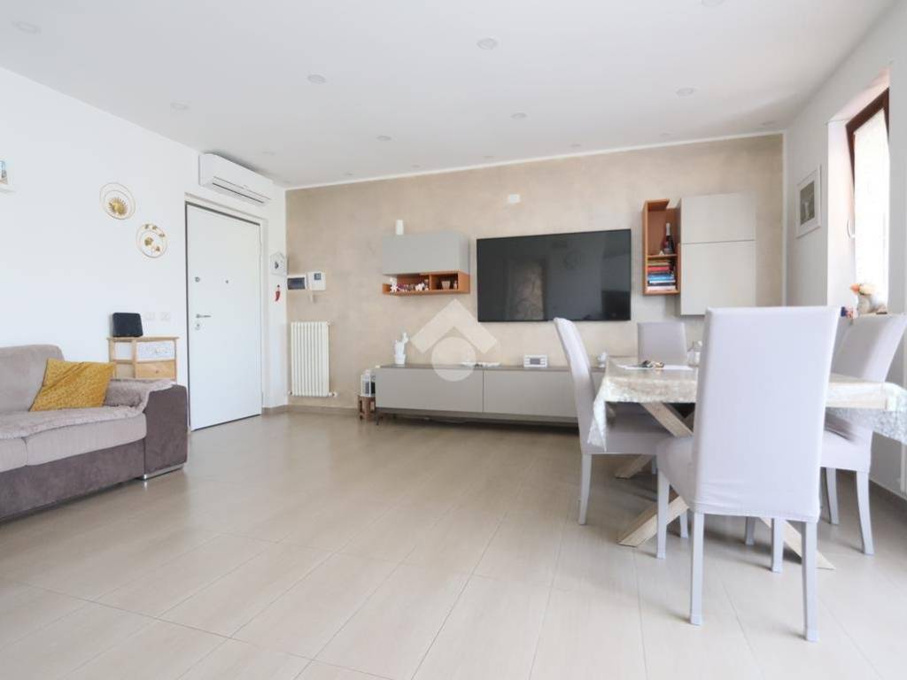 Appartamento a Alba adriatica in Via Don Milani, 26 - Foto 4