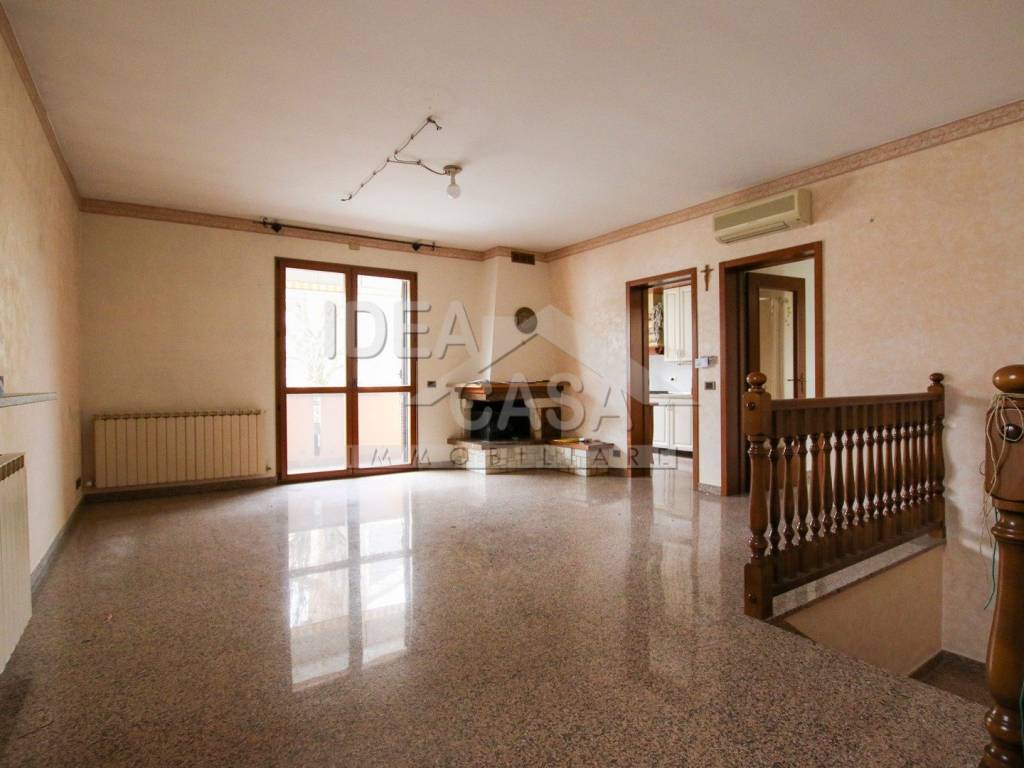Villa a Mirandola in Via Ermete Diazzi, 11 - Foto 2