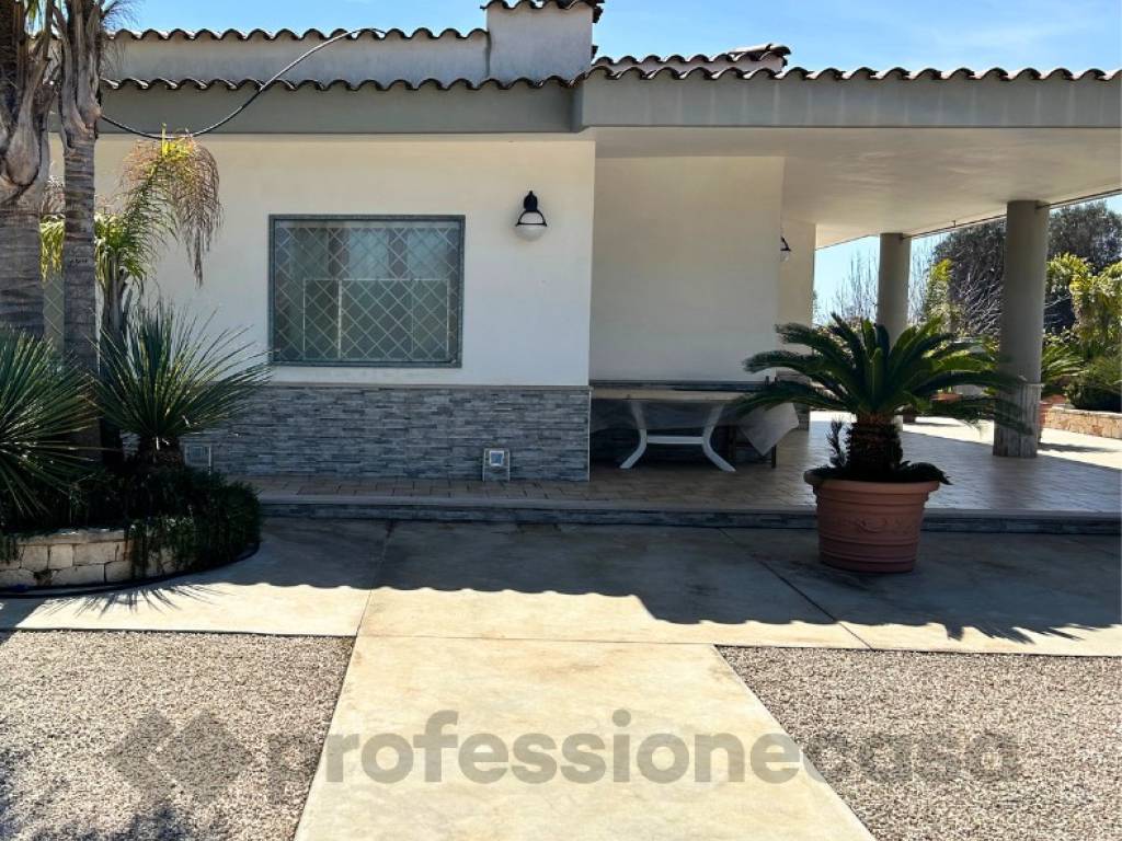 Villa a San michele salentino in Contrada S.Giacomo, 2 - Foto 2