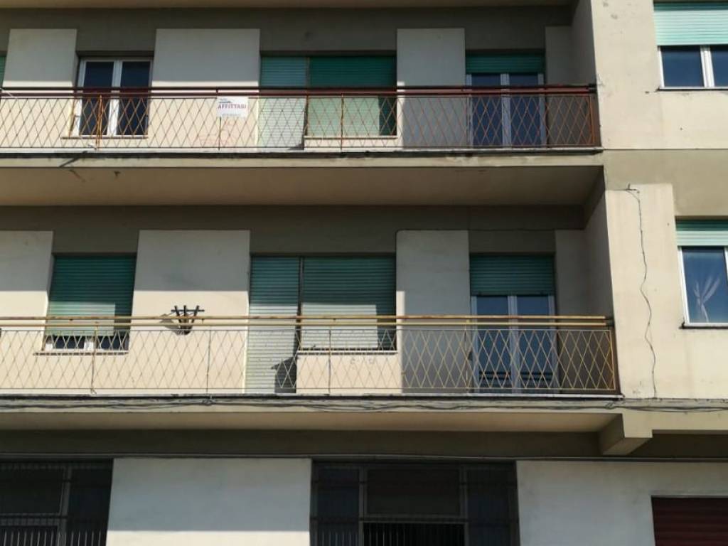 Palazzo / stabile a Frosinone in Piazza Kambo Alessandro, 12 - Foto 2