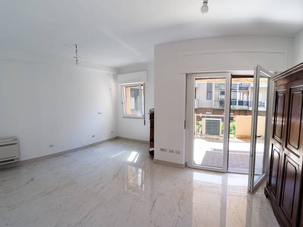 Appartamento a Cagliari in Via Enrico Besta, 11 - Foto 2