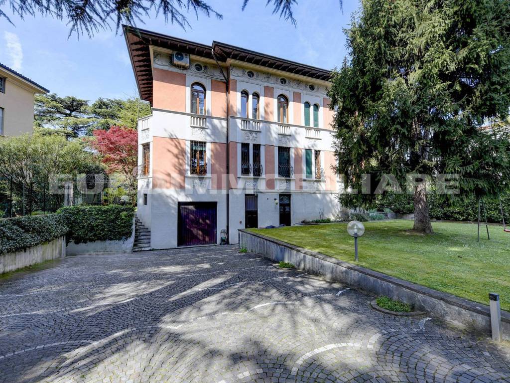 Villa a Brescia in Via D'Annunzio, 6 - Foto 5