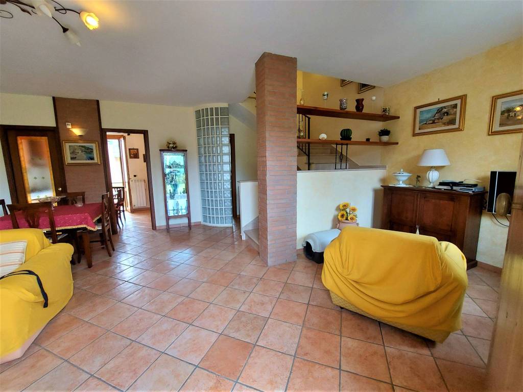 Casa indipendente a Rapolano terme in Via di Fonteluco - Foto 3