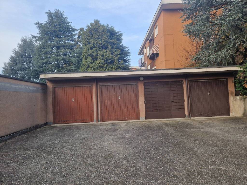 Box / garage a Lonate pozzolo in Via Antonio da Lonate, 17 - Foto 2