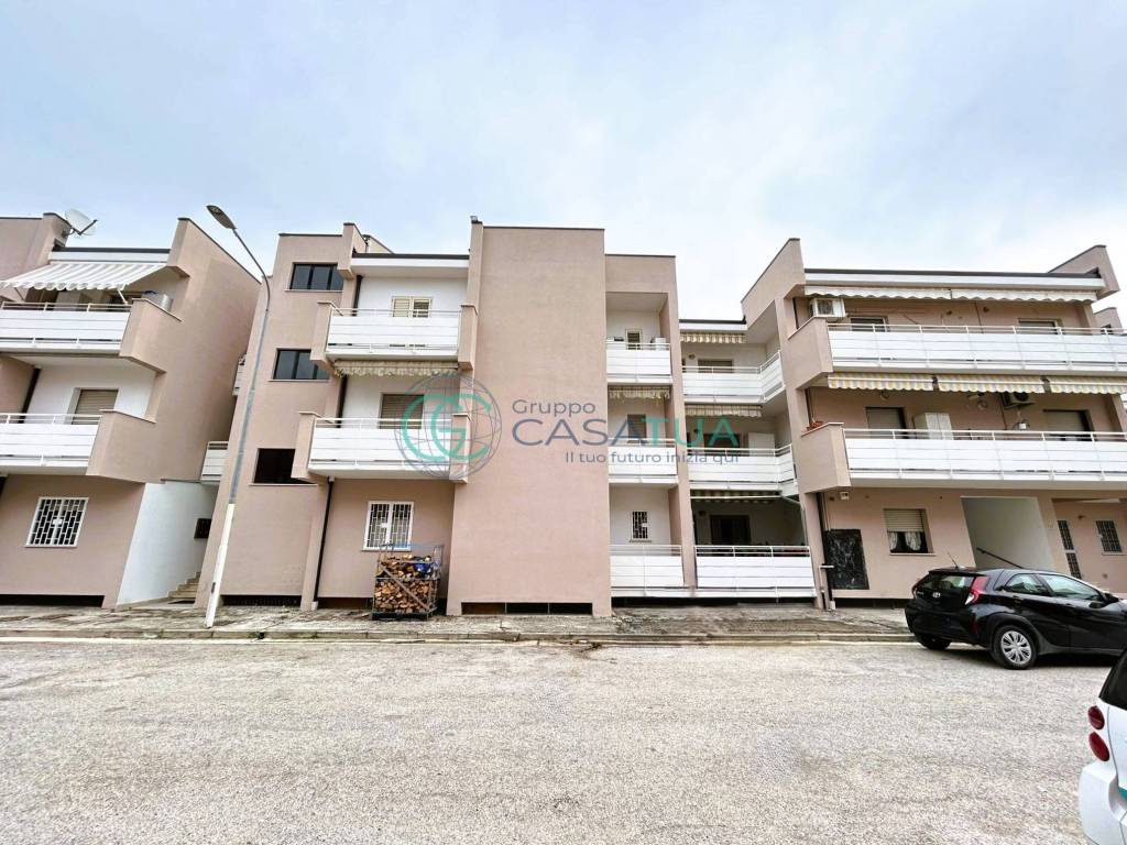 Box / garage a Martinsicuro in Via Pablo Picassco, 27 - Foto 2