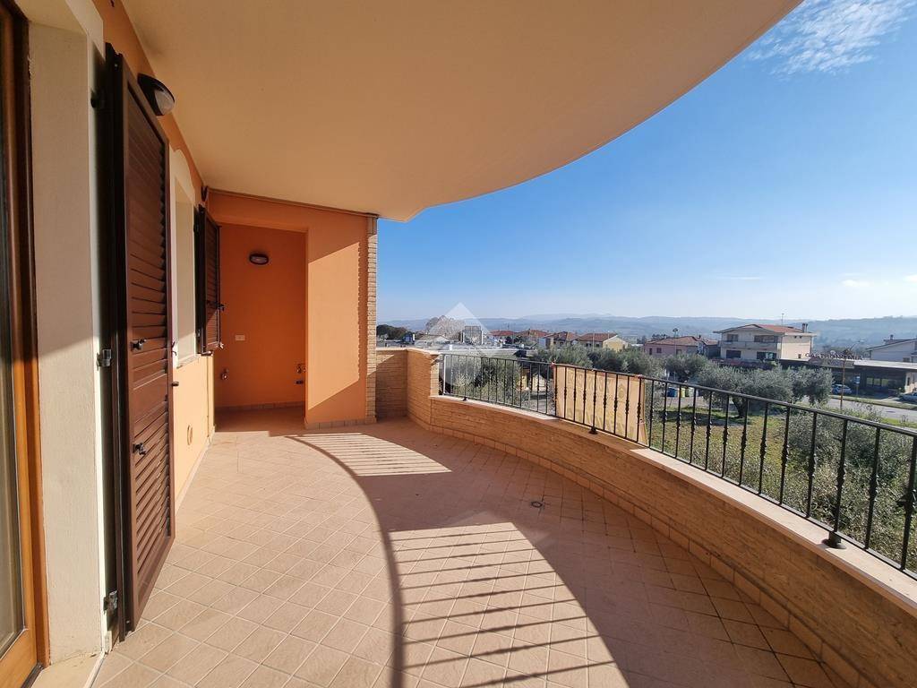 Appartamento a Notaresco in Via SS150, 96 - Foto 2