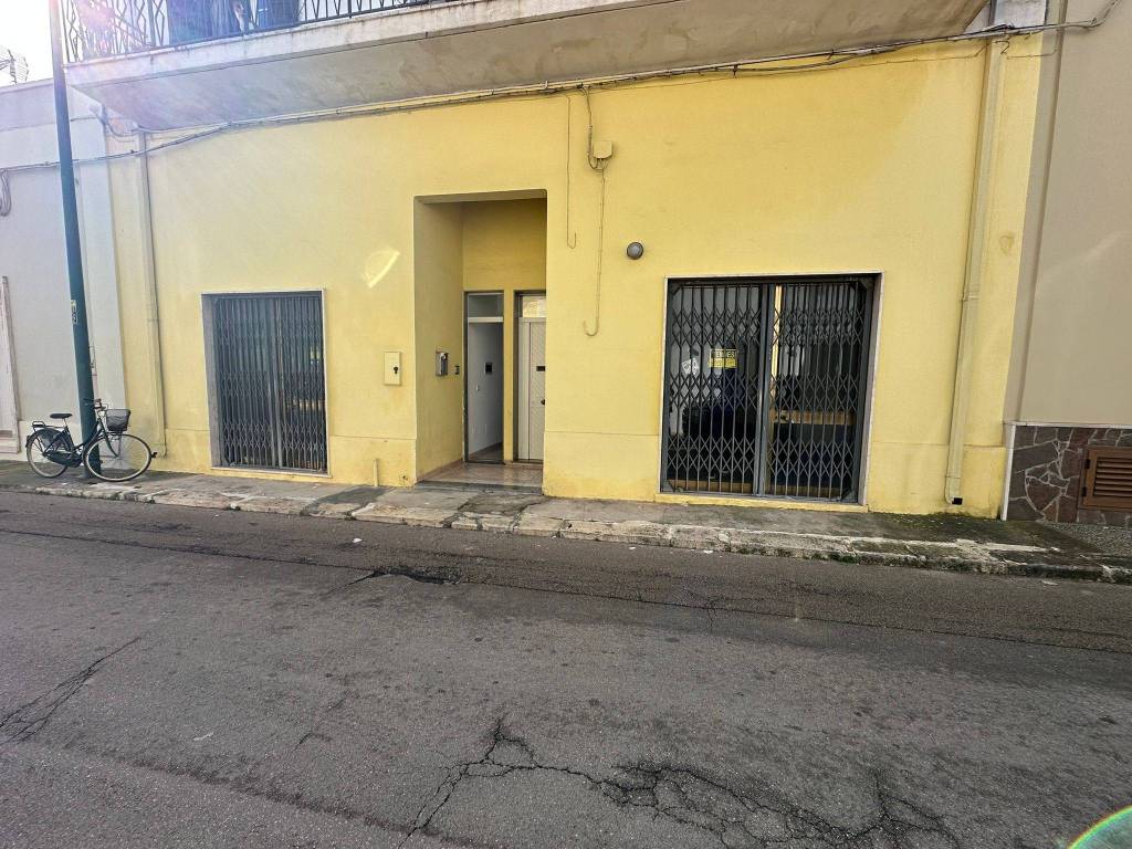 Appartamento a Veglie in Via Ugo Foscolo, 13 - Foto 2