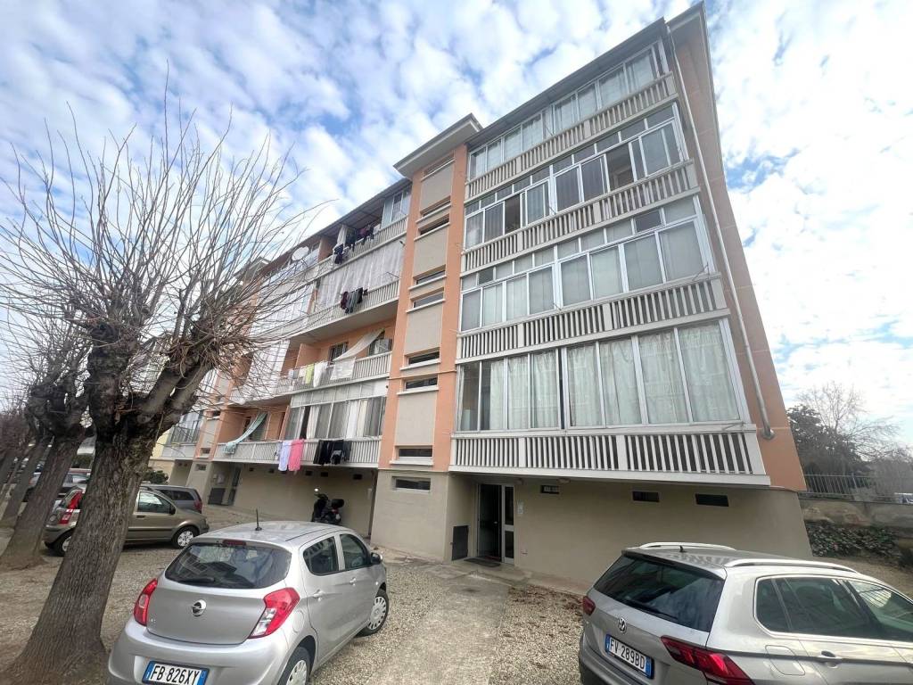 Appartamento a Vercelli in via natale palli, 45 - Foto 2