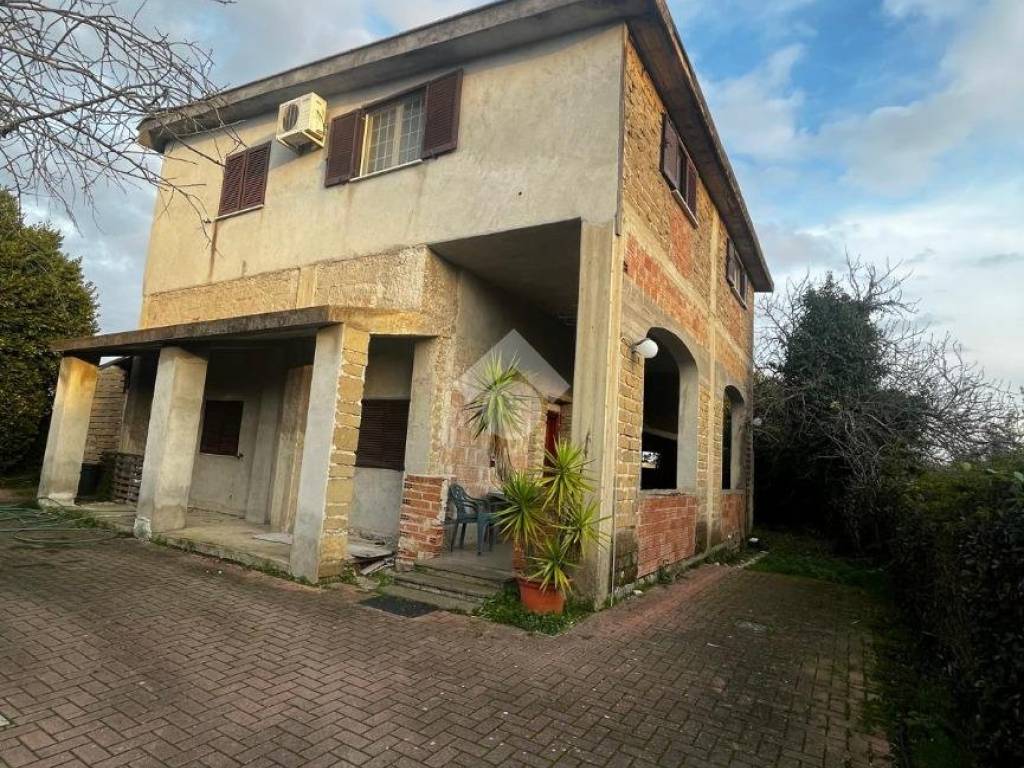 Casa indipendente a Ardea in Via montagnano d'ardea, 21 - Foto 2
