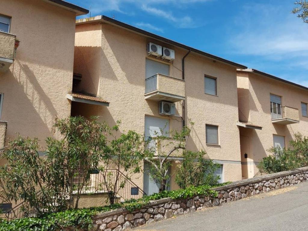 Appartamento a Campagnatico in Via Ugo Foscolo - Foto 2