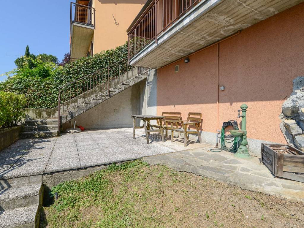 Villetta a schiera a Longone al segrino in Via Cervino - Foto 2