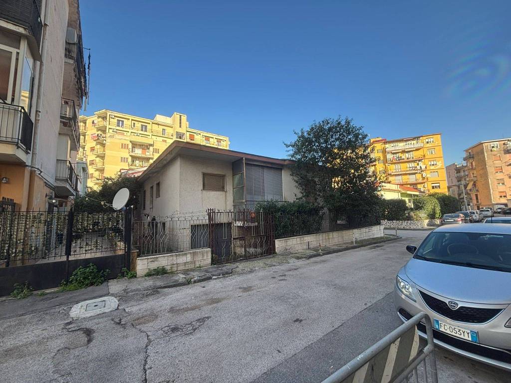 Villa a Casalnuovo di napoli in Via Roma, 109 - Foto 2