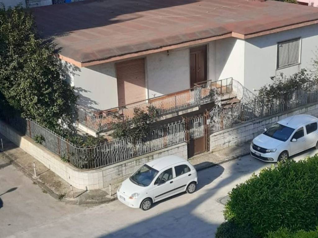 Villa a Casalnuovo di napoli in Via Roma, 109 - Foto 3