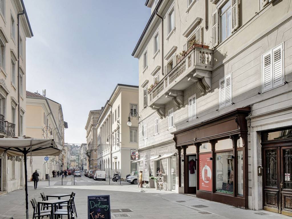 Appartamento a Trieste in Via 30 Ottobre, 6 - Foto 2
