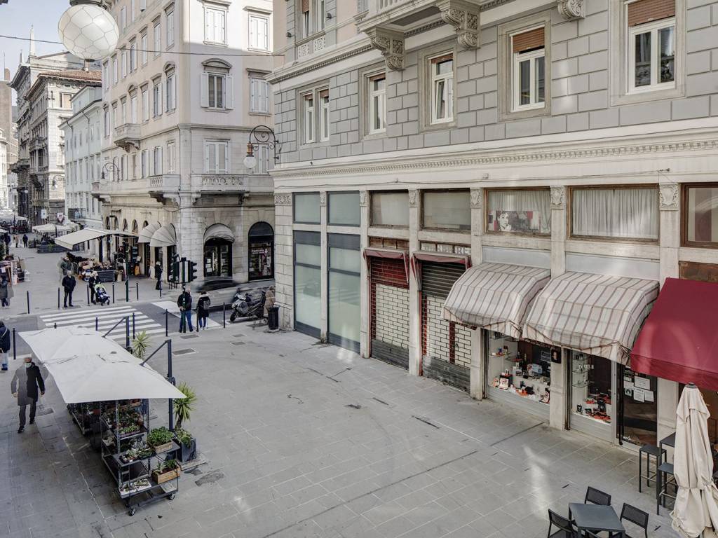 Appartamento a Trieste in Via 30 Ottobre, 6 - Foto 3