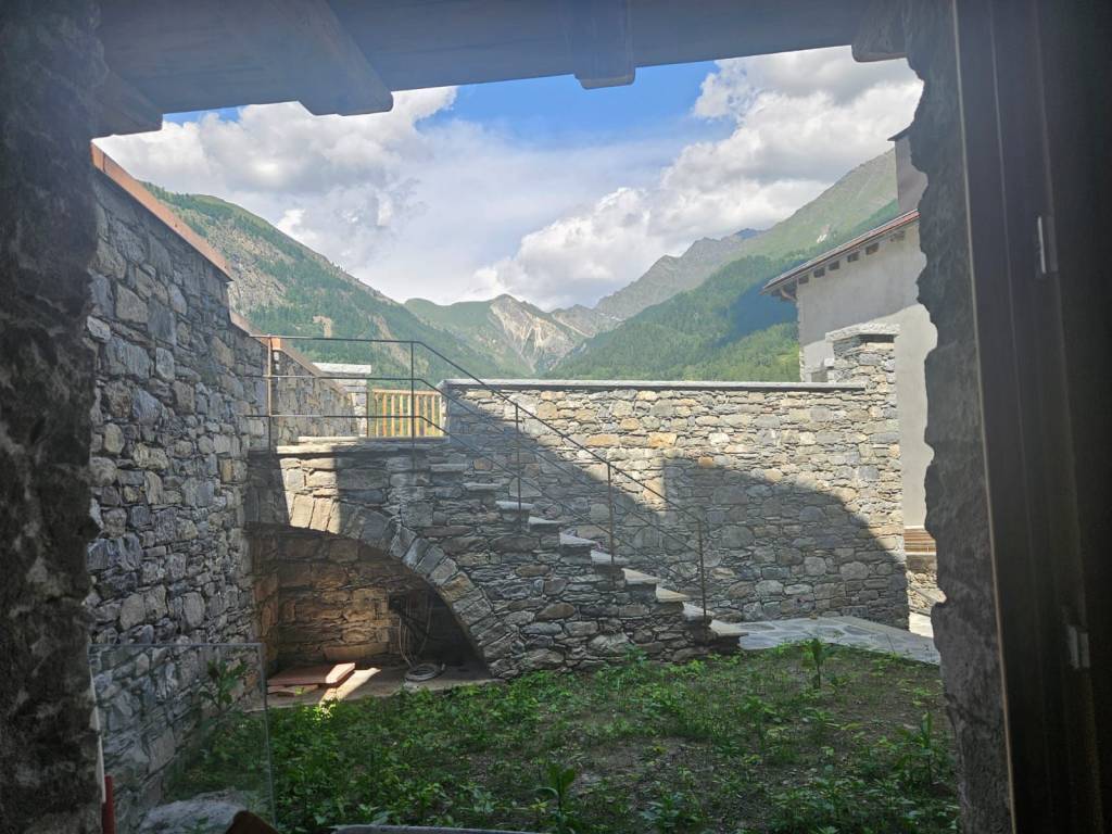 Appartamento a Courmayeur in Via della Vittoria, 5 - Foto 4