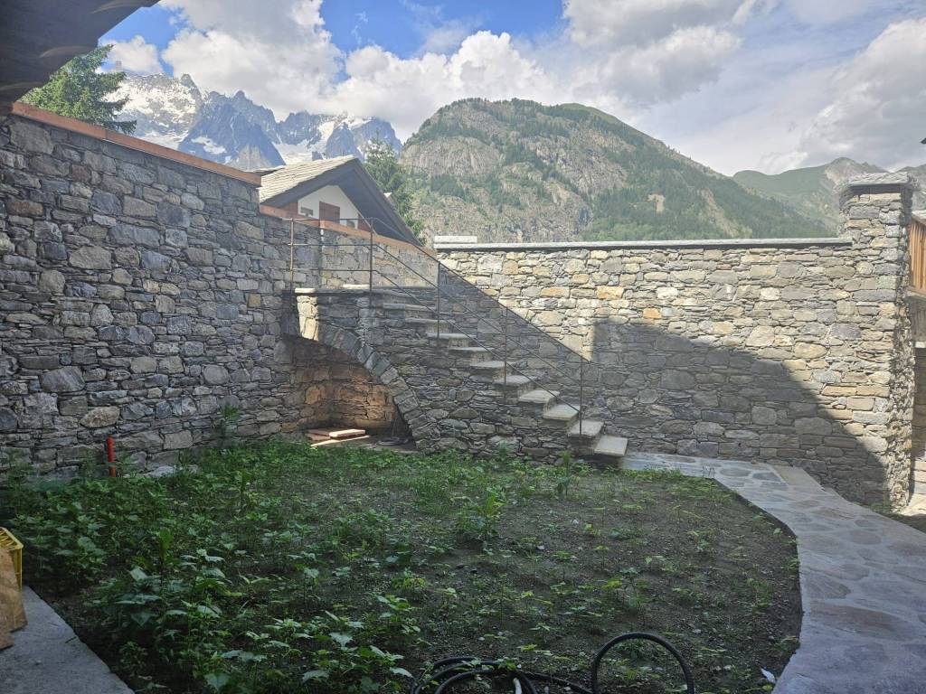 Appartamento a Courmayeur in Via della Vittoria, 5 - Foto 5