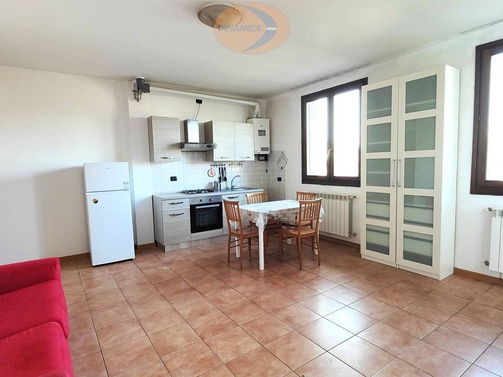 Appartamento a Lomagna in Via Piazza Ezio Citterio - Foto 2