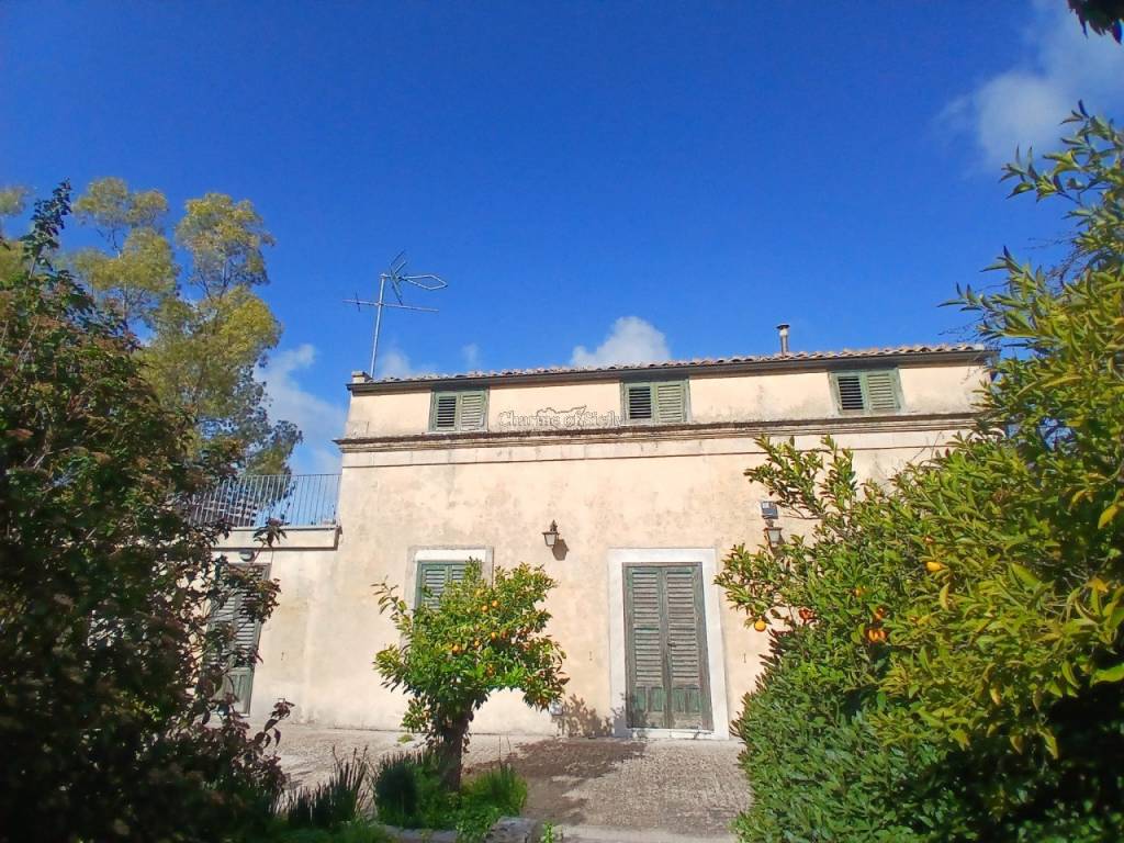 Casa indipendente a Modica in Via Provinciale Rocciola Scrofani - Foto 2
