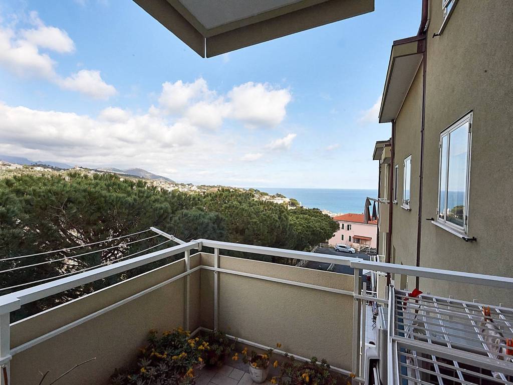 Appartamento a Celle ligure in Via Santi Giacomo e Filippo, 66 - Foto 2