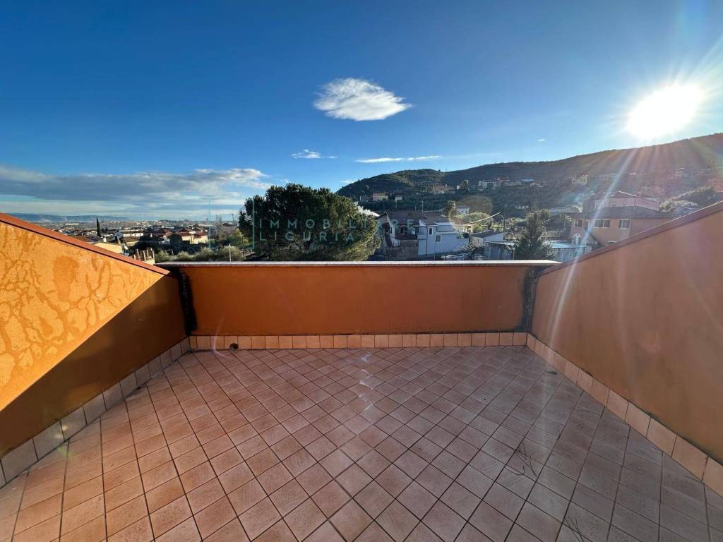 Appartamento a Albenga in Via Manfro e Merlini, 21 - Foto 2