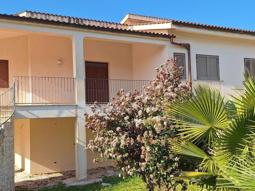 Villa a Ostuni in via dottor Antonio Indiano, N. snc - Foto 3