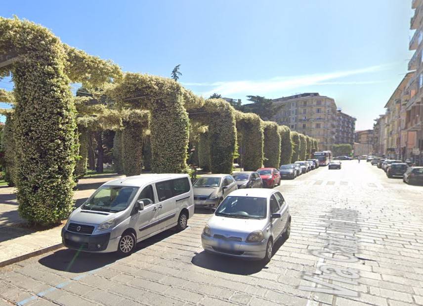 Box / garage a Avellino in Via Carlo del Balzo - Foto 4
