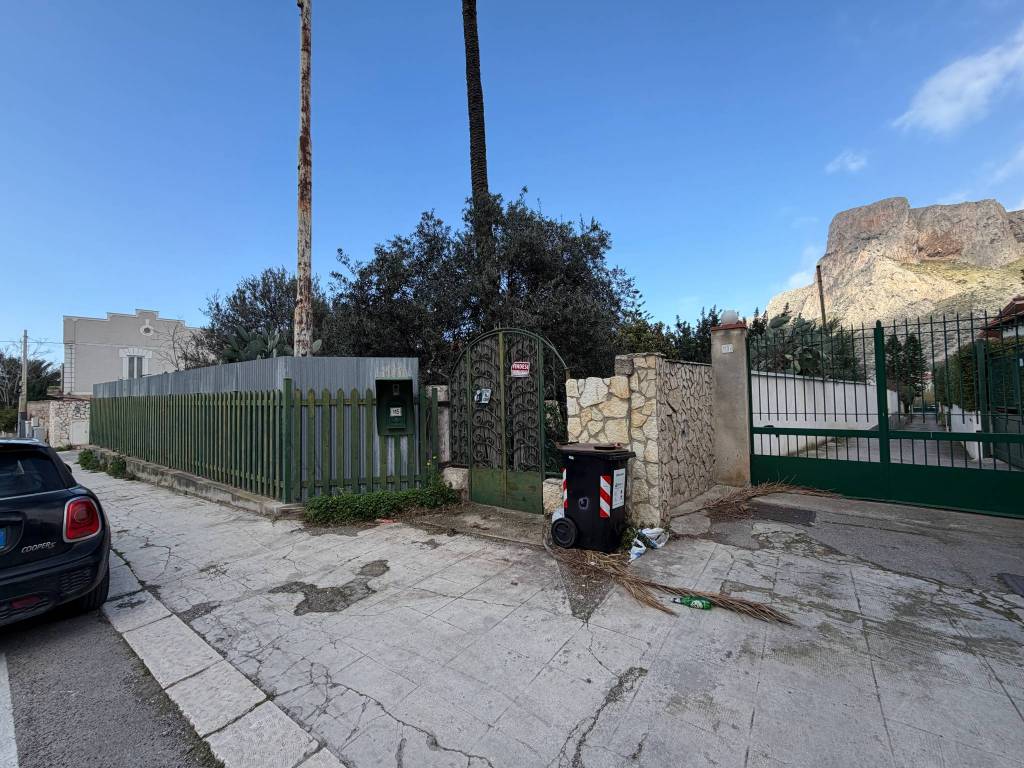 Terreno a Palermo in Via Sferracavallo - Foto 2