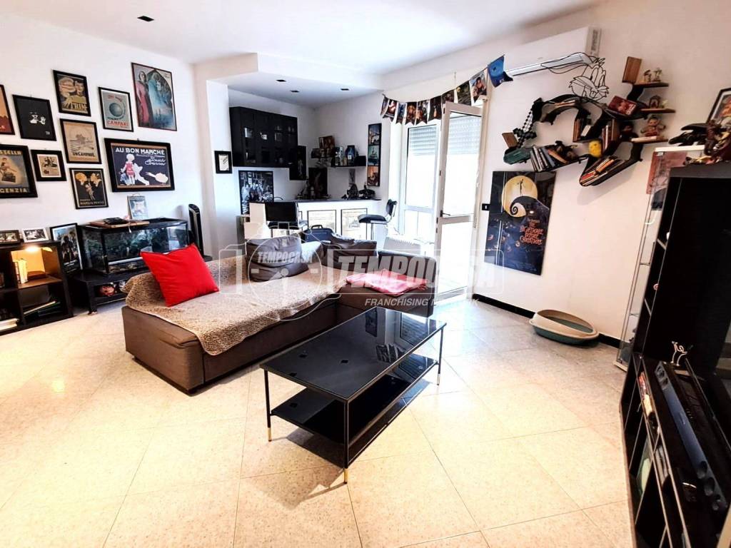 Casa indipendente a Adelfia in Piazza Vittoriano Cimmarrusti 4 - Foto 2