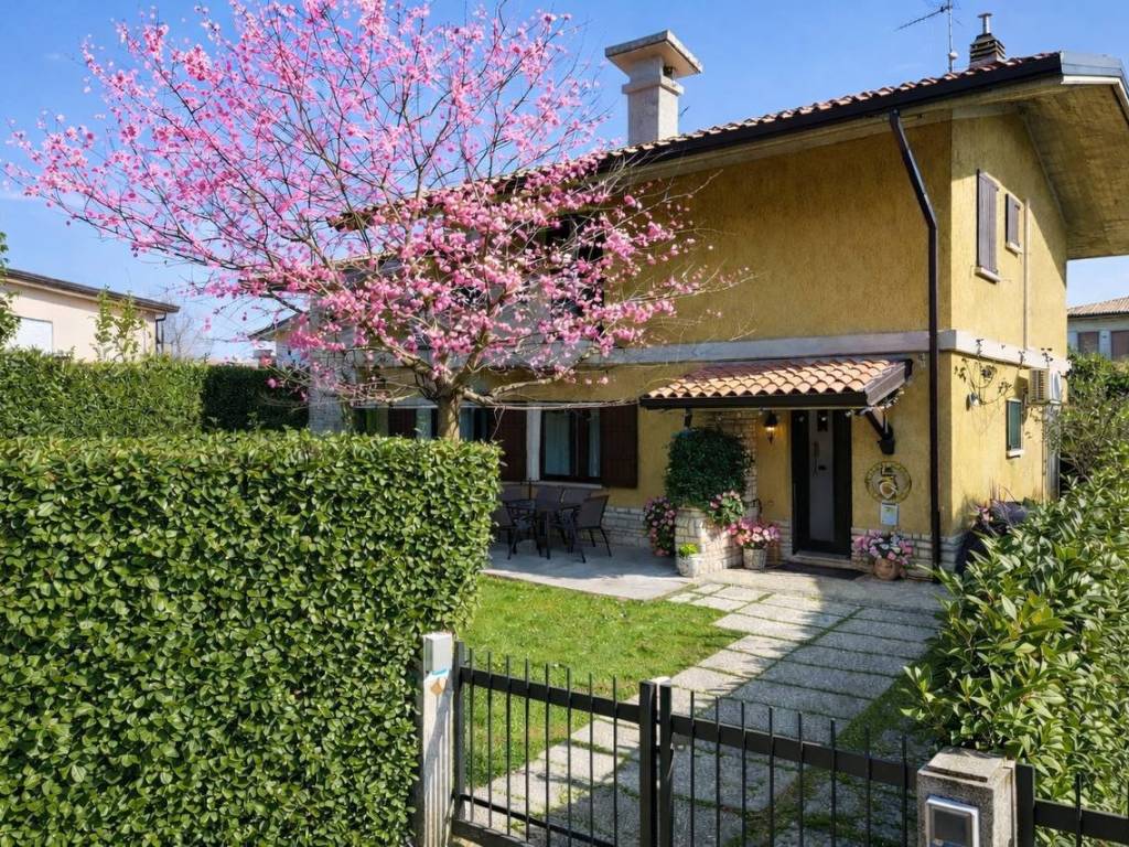 Appartamento a Sirmione in Via Giacomo Matteotti - Foto 4