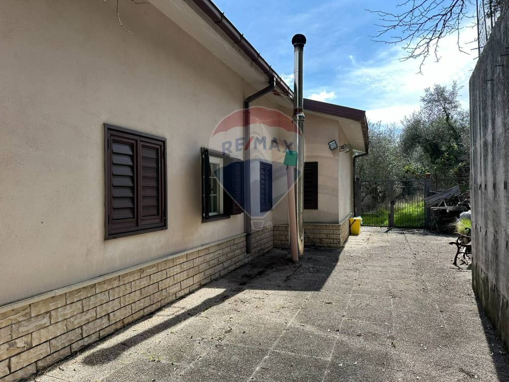 Casa indipendente a Montaquila in Corso Garibaldi, 76 - Foto 3