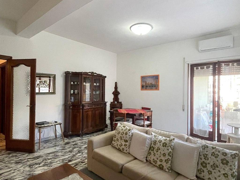Appartamento a Frosinone in Viale Giuseppe Mazzini, 12 - Foto 2