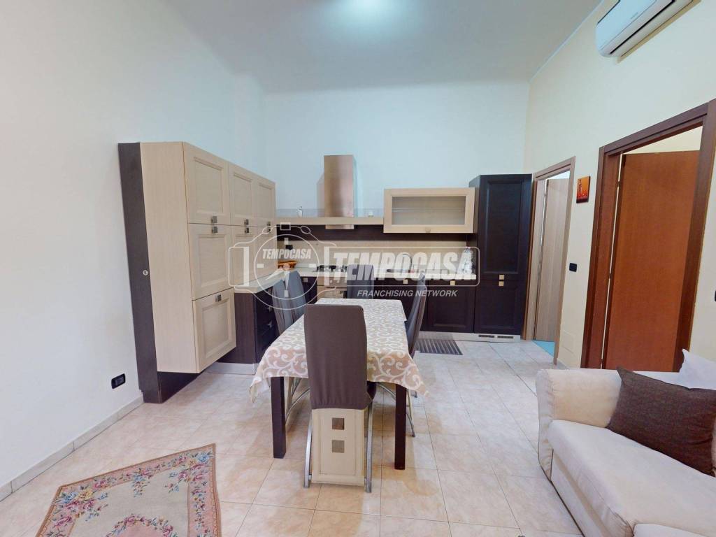Appartamento a Cesano maderno in Via Enrico N. Tazzoli - Foto 4