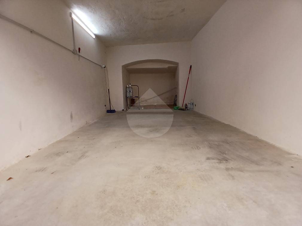 Box / garage a Cosenza in Via Gerolamo De Rada - Foto 3