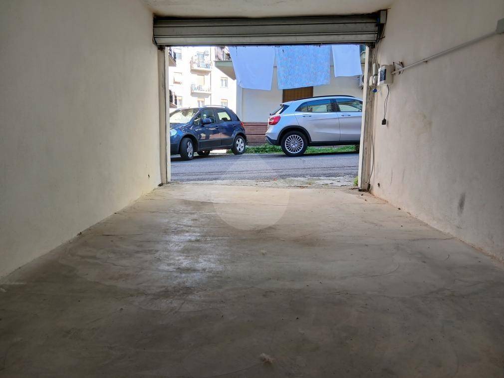 Box / garage a Cosenza in Via Gerolamo De Rada - Foto 4