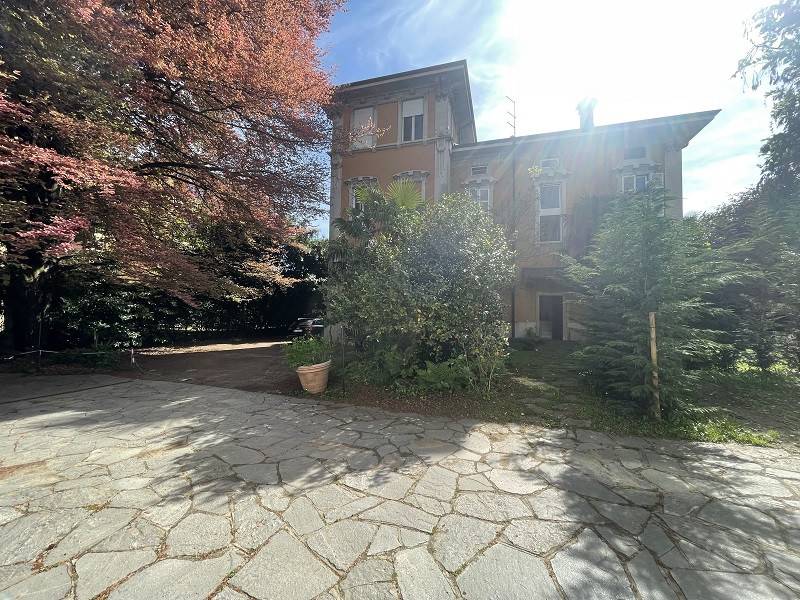 Villa a Besozzo in Via Roma, 17 - Foto 2