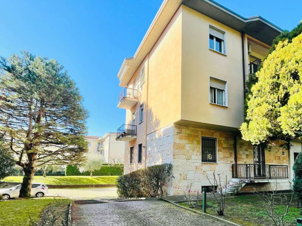 Appartamento a Brescia in Via Domenico Bollani - Foto 2