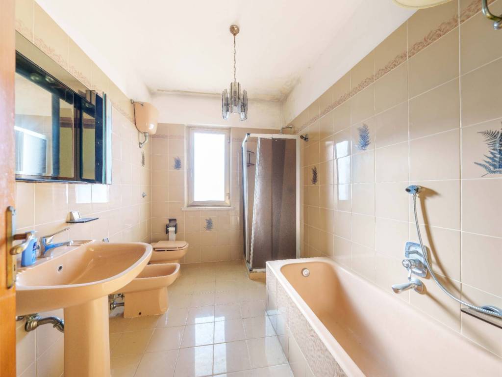 Casa indipendente a Roseto degli abruzzi in Corso Umberto I - Foto 4