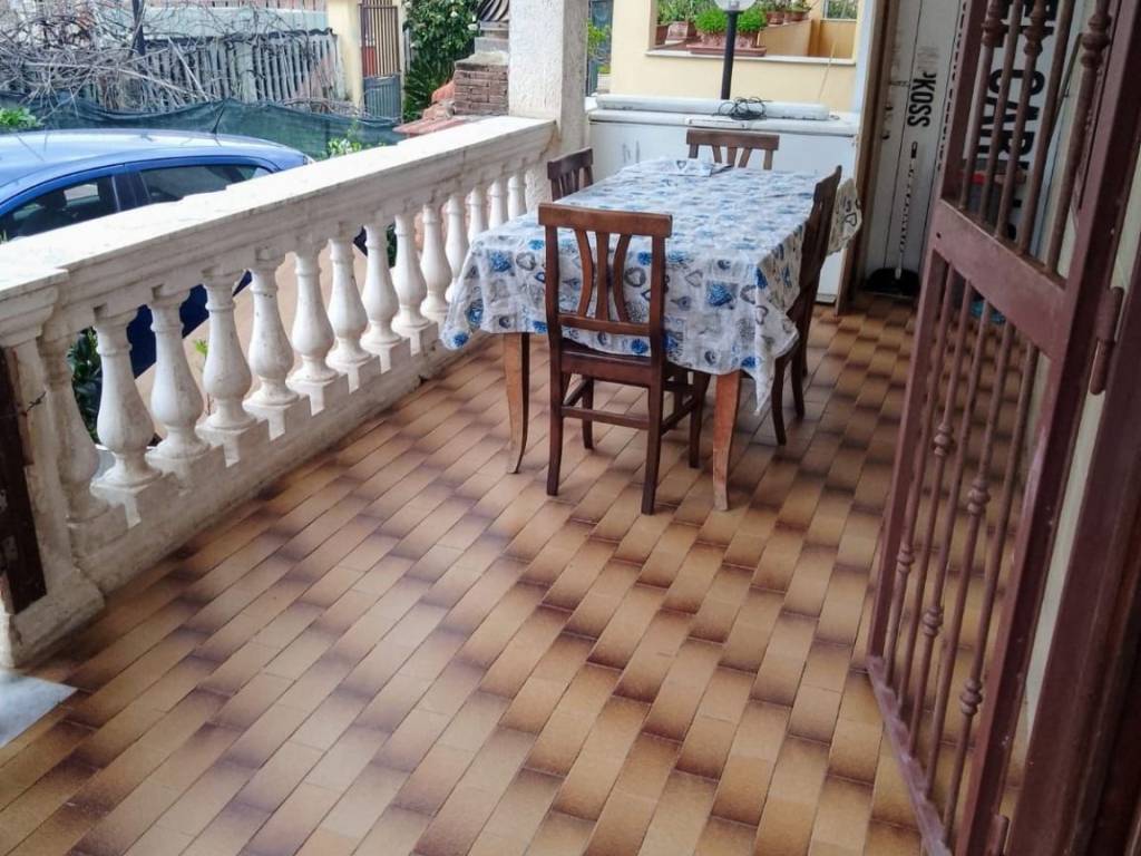 Villa a Castel volturno in Viale Michelangelo Buonarroti - Foto 2