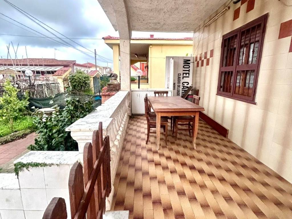 Villa a Castel volturno in Viale Michelangelo Buonarroti - Foto 3