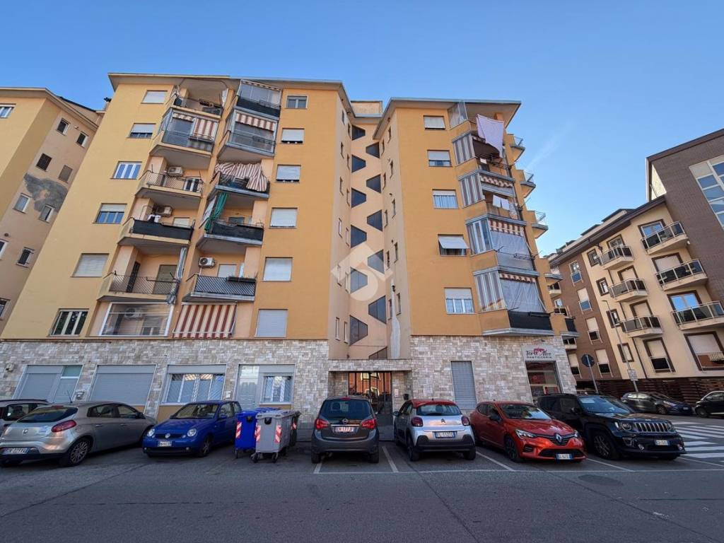 Appartamento a Moncalieri in Via Somalia, 39 - Foto 2