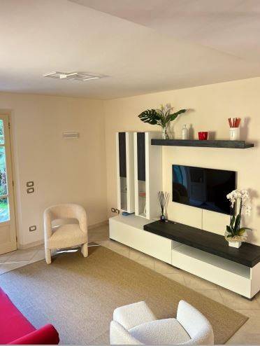 Villa a Forte dei marmi in Via Alessandro Volta, 2 - Foto 3