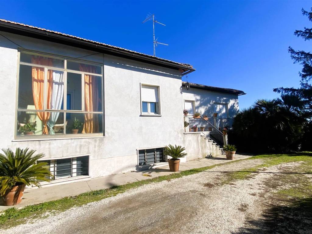 Villa a Montefiascone in via Cassia Nuova - Foto 3
